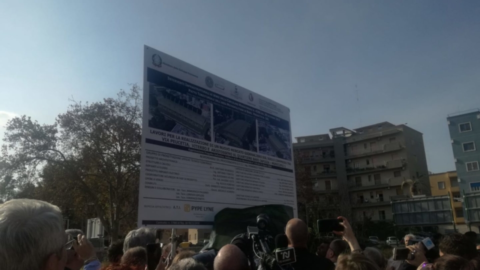 Mercato S. Chiara via Pitagora (presentazione 2)