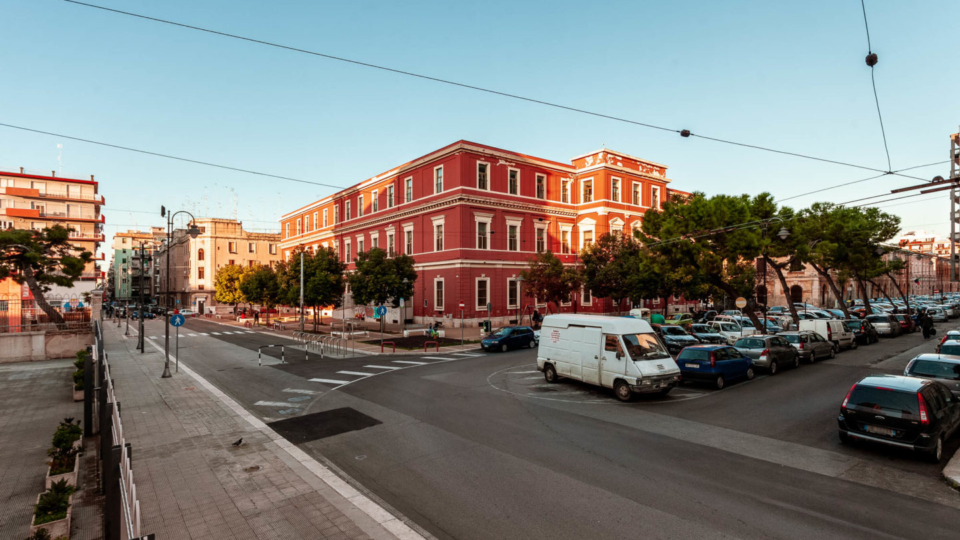 Piazza del Redentore (laterale, com'è)